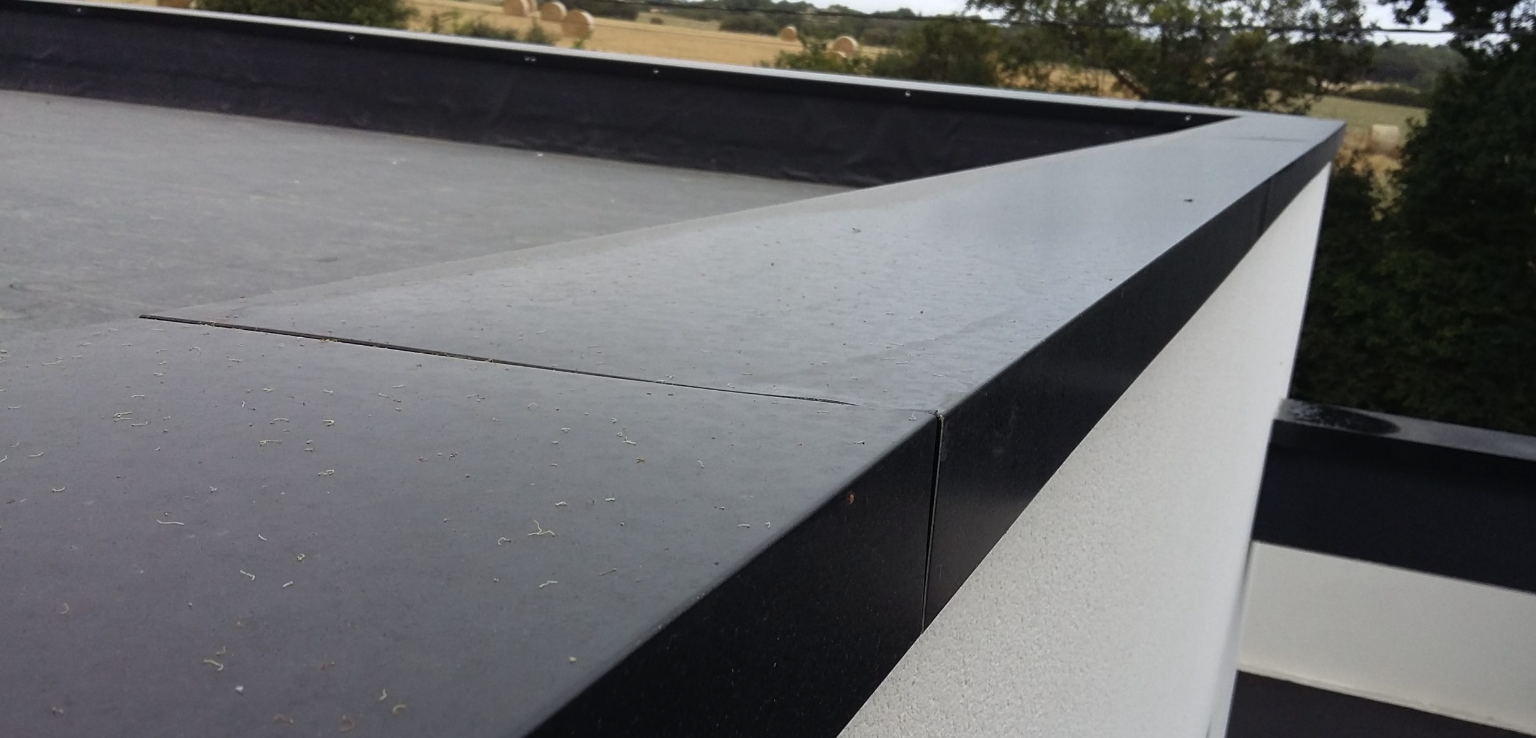 L&rsquo;inspection de toitures terrasses : une obligation légale, un point stratégique pour la maintenance de vos bâtiments